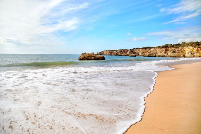beach-of-algarve-portugal-PJ98H53-o070f6xy25j1cojdl3n2xh5md2ofrb6l277r7dxvzo 