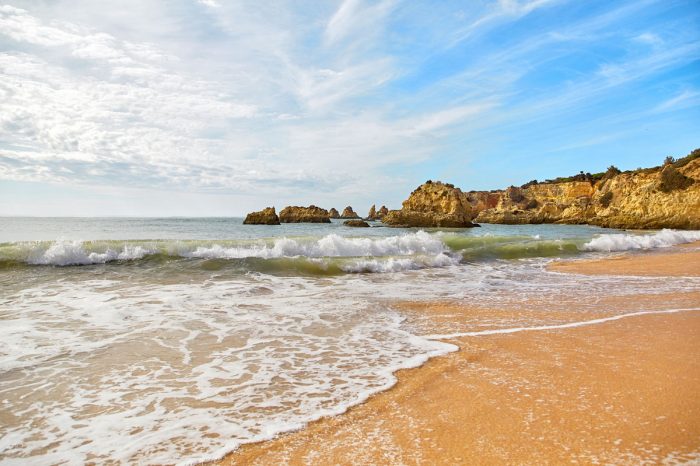 beach-of-algarve-portugal-PNUZEW8-o070f7vs8zkboai0fm1phyx2ygjsz0abebv8onwhtg 