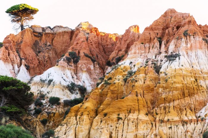 multicolor-sandstone-mountain-near-albufeira-city-PZTR9AG-o070fi80c5yh802zr8ilreb5hp4ubofd3r1kyph5x0 